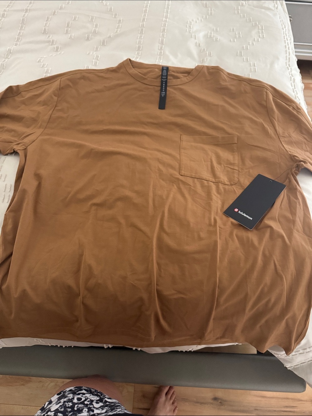 Lululemon Men's Short Sleeve Pocket T-Shirt in Caramel Brown